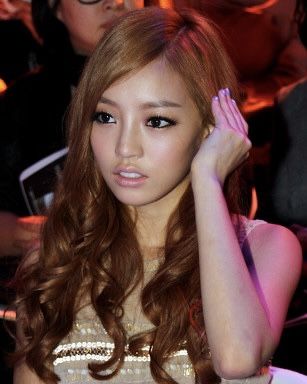 Goo Hara Kara, Hara Kara, 2nd Gen Kpop, Goo Hara, 2000s Japanese Fashion, Sunset Girl, Oki Doki, Kpop Hair, Cute Makeup Looks