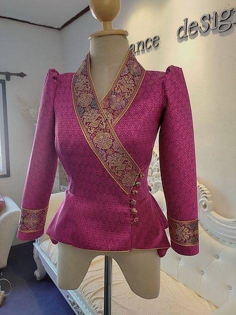 Jacket Model Blouse Designs, Jacket Blouse Designs For Saree, Bakra Eid, Long Blouse Designs, Latest Blouse Designs Pattern, Best Blouse Designs, Latest Model Blouse Designs, Traditional Dresses Designs, Fashionable Saree Blouse Designs