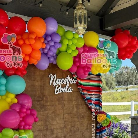 California Balloons, Murrieta on Instagram: "Cinco De Mayo Bridal Shower 🇲🇽🌸🌼🌹 • • • #bridalshower #cincodemayo #cincodemayoparty #mexicanthemeparty #mexicanballoons #organicballoons" Cinco De Mayo Backdrop Ideas, Mexican Theme Party Balloon Garland, Fiesta Balloon Arch, Mexican Theme Party Decorations, Birthday 20, Mexican Baby Shower, Fiesta Birthday Party, 50 Birthday, Mexican Theme