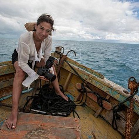 Truly enjoyed seeing National Geographic Photographer & Marine Biologist Cristina Mittermeier #nationalgeographic #cristinamittermeier #photography #roythompsonhall Piercings Black, Painting Tattoos, Piercings Ear, National Geographic Photographers, Boris Vallejo, Face Paintings, Become A Photographer, Marine Biologist, Ocean Conservation