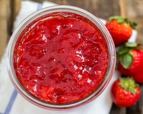 Strawberry Jam With Pectin, Jam With Pectin, Sugar Free Strawberry Jam, Pectin Recipes, Homemade Raspberry Jam, Make Jam, Raspberry Jam Recipe, Jam Making, Canned Strawberries