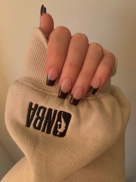 Back To School Nails Acrylic Coffin, Coffin Brown Tip Nails, Dark Brown Nails Designs Short, Aesthetic Nails Coffin Shape, Nails Simple Medium, Nail Ideas Coffin Brown, Brown French Tip Coffin, Coffin Brown French Tip Nails, Brown Nails Short Coffin