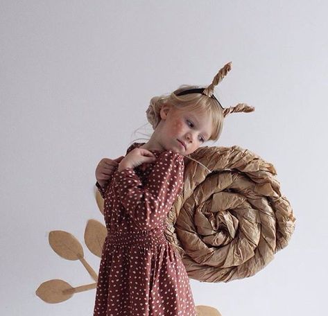 Snail Costume, Costumes Faciles, Creative Halloween Costumes Diy, Strašidelný Halloween, Spooky Halloween Costumes, Baby Kostüm, Costumes Diy, Diy Halloween Costumes For Kids, Diy Kostüm