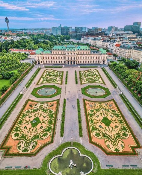 I Love Austria - Belvedere Palace 😍 Home of the world's... Gustav Klimt Paintings, Belvedere Palace, Klimt Paintings, World Pictures, Gustav Klimt, Worlds Largest, Vienna, Europe Travel, Austria