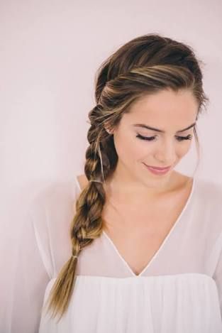 9 Modern Italian Hairstyles for Men and Women to try in 2019 Side Braid Tutorial, Easy Side Braid, Hair Magic, Side Braid Hairstyles, Geek Wedding, Blond Balayage, Cute Braided Hairstyles, Easy Summer Hairstyles, Penteado Cabelo Curto