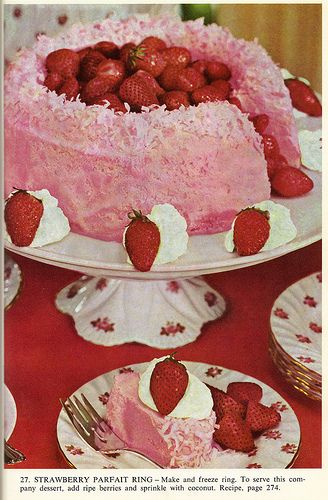 Strawberry Parfait Ring | Strawberry Parfait Ring Make and f… | Flickr Retro Strawberry, Retro Desserts, Strawberry Parfait, 귀여운 음식 그림, Vintage Dessert, Retro Recipes, Wallpaper Vintage, Vintage Cake, Vintage Recipes