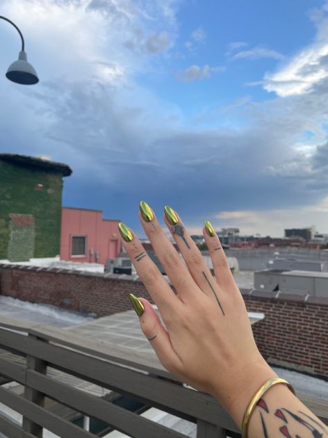 Yellow Green Chrome Nails, Light Green Metallic Nails, Beetle Chrome Nails, Chrome Nails Different Colors, Bright Green Chrome Nails, Metallic Green French Tip Nails, Multi Colored Chrome Nails, Lime Chrome Nails, Peridot Nails Designs