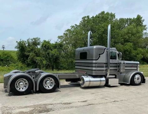 Custom Peterbilt 379, Project 350 Peterbilt, Diesel Pickup Trucks, Custom Peterbilt, Big Rigs Trucks Peterbilt, Dodge Diesel Trucks, Peterbilt 389 Flat Top, Peterbilt 389 Custom Semi Trucks, Freightliner Trucks