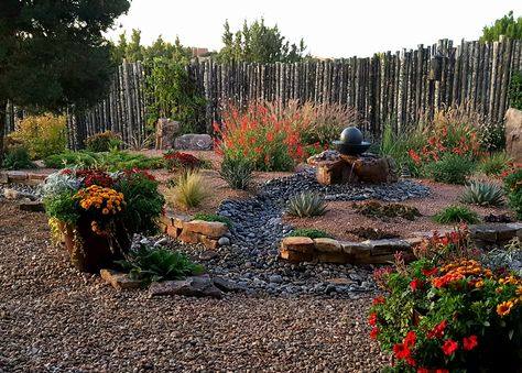 Landscape and Maintenance - Santa Fe NM Santa Fe Patio Ideas, Santa Fe Courtyard Ideas, Santa Fe Garden, Santa Fe Landscape, Santa Fe Landscaping Ideas, New Mexico Landscape Ideas, New Mexico Landscaping, Natural Fences, Southwest Landscaping