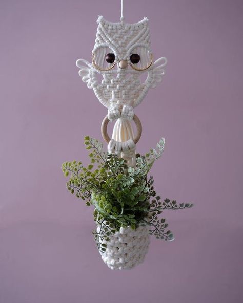 Macrame Frog Pattern, Macrame Grida, Diy Macrame Wall Hanging, Macrame Wall Hanging Tutorial, Macrame Plant Hanger Tutorial, Free Macrame Patterns, Macrame Plant Hanger Patterns, Macrame Hanging Planter, Macrame Owl