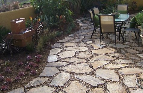 Diy Stone Patio, Stone Patio Designs, Pea Gravel Patio, Patio Pictures, Pavers Backyard, Concrete Patios, Patio Steps, Gravel Patio, Flagstone Patio