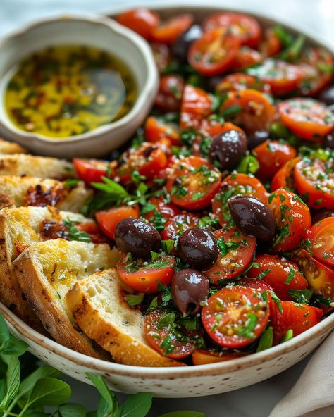 Mediterranean Tomato, Clean Dinner, Chicken Breakfast, Dinner Snacks, Olive Salad, Breakfast Meals, Juicy Tomatoes, Easy Delicious Recipes, Mediterranean Diet Recipes