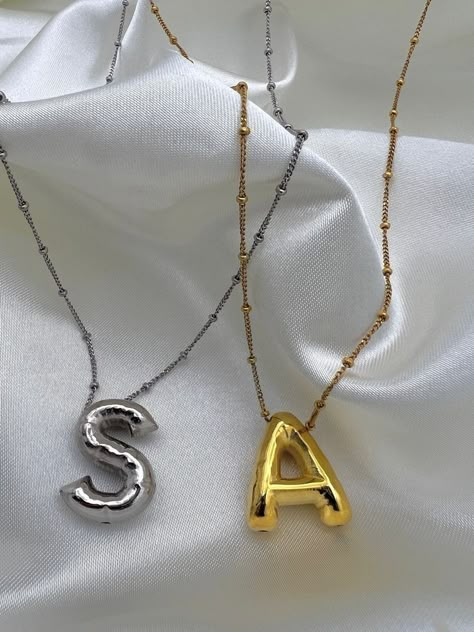 Letters Chain Necklace, Soap Perfume, Pinterest Jewelry, Hair Cleaning, Perfume Lotion, Letter Jewelry, Gold Filled Necklace, Casual Jewelry, Letter Balloons