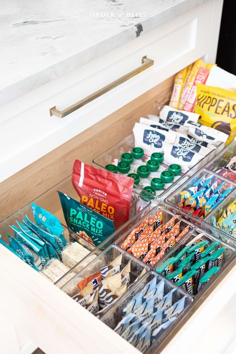 Deep Drawer Organization Kitchen, Snack Drawer Ideas, Deep Kitchen Drawer Organization, Healthy Snack Drawer, Uncluttered Kitchen, Deep Drawer Organization, Snack Drawer, Drawer Ideas, Deep Pantry