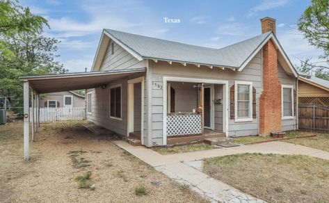 Circa 1932 Texas Affordable Home With Apartment $95K - Old Houses Under $100K 100 Year Old House Exterior, Texas Tiny Homes, Houses In Houston Texas, Homes For Sale In Texas, Old Town Spring Texas, 1st Apartment, Hvac Unit, Brick And Mortar, In Law Suite