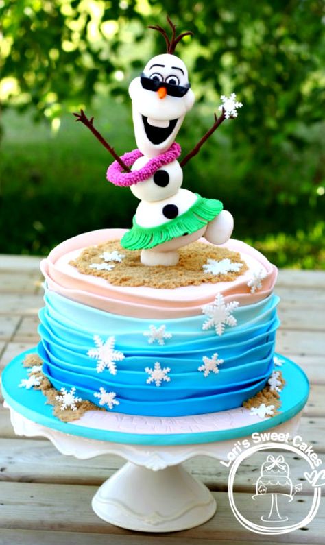 Olaf In Summer Cake ( Olaf is made of Rice Krispie Treats’s and fondant. The ombre waves were inspired by a Royal Bakery. Torte Frozen, Summer Birthday Cake, Olaf Summer, Bd Cake, Olaf Birthday, Torte Creative, Olaf Cake, Bolo Frozen, Summer Cake