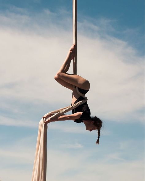 Arial Silks, Aerial Gymnastics, Aerial Costume, Circus Aesthetic, Aerial Hammock, Aerial Acrobatics, Adventure Seeker, Aerial Dance, Aerial Arts