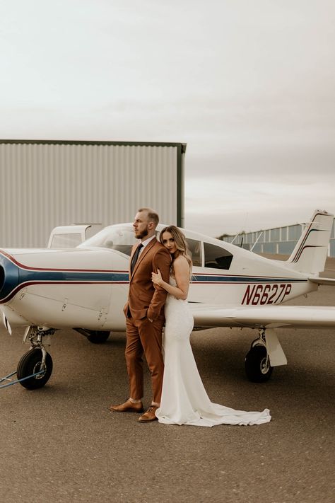 Airplane Hanger Wedding, Pilot Wedding, Airport Wedding, Airplane Hanger, Hangar Wedding, Airplane Wedding, Aviation Wedding, Plane Photography, Wedding Arizona