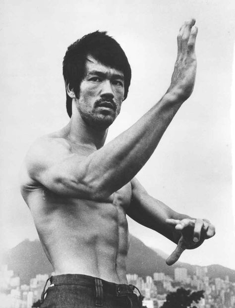 Remember the Dragon: 10 Bad-Ass Bruce Lee Facts You Probably Didn't Know - Maxim Bruce Lee Facts, Martial Arts Quotes, Bruce Lee Quotes, Jeet Kune Do, Brandon Lee, Enter The Dragon, Rock Lee, Martial Artists, Martial Artist