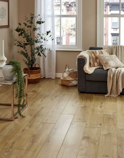 Oak Effect Laminate Flooring, Oak Laminate Flooring Living Rooms, Wood Laminate Flooring Living Room, Living Room Laminate Flooring, Wooden Floor Living Room Ideas, Light Wooden Floors Living Room, Floorboards Living Room, Light Wood Floors Living Room, Living Room With Natural Wood