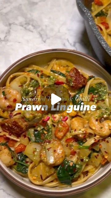 Seafood Shack | Sundried Tomato & Chilli Prawn Linguine 🌶️🍤  Reposted from @evahoeynutrition 👌👏  Serves 3:  Ingredients: 360g prawns 1 whit... | Instagram Chilli Prawn Linguine, Garlic Prawn Pasta, Prawn Linguine, Shrimp Pasta Dishes, Shrimp Pesto Pasta, Fresh Basil Pesto, Prawn Pasta, Chilli Prawns, Sauteed Peppers And Onions