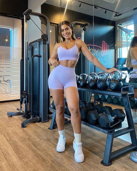 Bo+Tee on Instagram: "@chiara_pugliesi spotted in all new RENEW dropping soon👀" Women Bodybuilders, Bo Tee, Ashley Ann, Body Building Women, Interesting Articles, Fitness Model, Chia, Bodybuilding, Gym