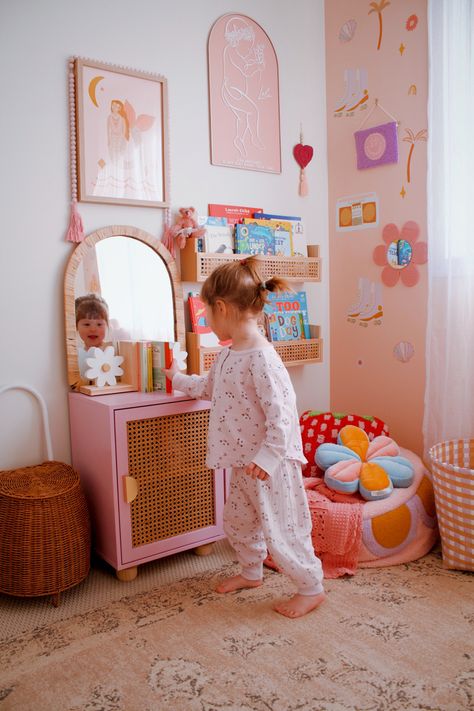 Cozy Toddler Girl Room, Girls Reading Nook Ideas, Toddler Reading Nook Girl, Girls Room Reading Corner, Girly Kids Room, Toddler Girl Room Colorful, Nursery Room Photoshoot, Toddler Reading Corner Bedroom, Toddler Girl Reading Corner