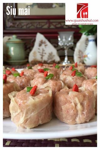 Basic Siu Mai Recipe– Siu Mai Dumpling (烧卖） - Guai Shu Shu Guai Shu Shu Recipes, Shu Mai Recipe Dim Sum, Shu Mai Recipe, Chines Food, Shu Mai, Chinese Meals, Dim Sum Dumplings, Chinese Appetizers, Siu Mai