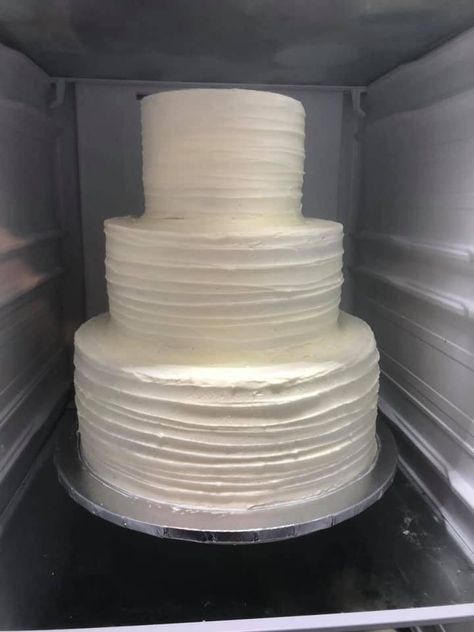 Wedding Cake Using Box Cake, Diy Wedding Cake Easy, Basic 2 Tier Wedding Cake, Wedding Cakes Homemade, Easy Wedding Cake Recipe, Sams Wedding Cake, Wedding Cake Recipe From Mix Boxes, White Wedding Cake Buttercream, How To Make A Wedding Cake