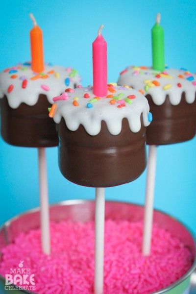 Birthday Cake Cake Pops, Dolci Finger Food, Cake Cake Pops, Cake Pop Tutorial, Birthday Cake Cake, Make Birthday Cake, Cake Ball, Pop Ideas, Birthday Cake Pops