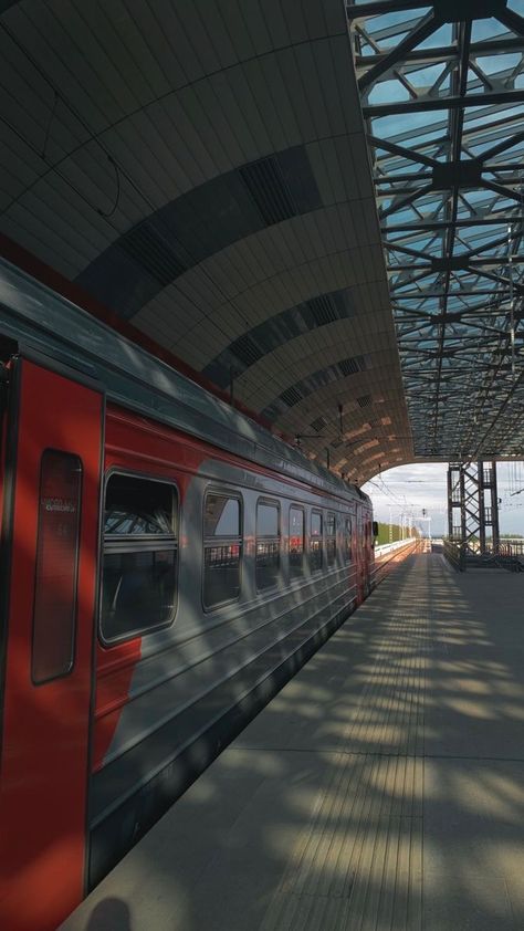 Вокзал трип trip train station поезд Train Aesthetic, Coffee Infographic, Train Station Architecture, Travel Train, Train Trip, View Wallpaper, City Trip, Train Rides, Train Travel