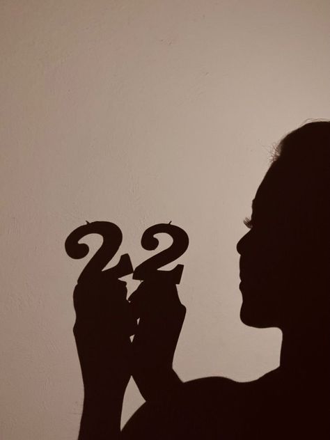 22 Birthday Aesthetic Photos, 22birthday Photo Shoot, Happy 22 Birthday To Me, 22nd Birthday Shoot Ideas, 21st Birthday Ideas Photo Shoots At Home, Photo Shoot Ideas For Birthdays, 22 Birthday Photoshoot Picture Ideas, 22 Birthday Picture Ideas, Birthday 22 Photoshoot Ideas