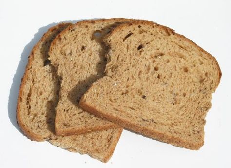 3 Delicious Ways to Use Stale Bread Happy Easter Everyone, Stale Bread, Piece Of Bread, Broken Glass, It Goes On, Holiday Decorating, Diy Cleaning Products, Household Hacks, Food Hacks