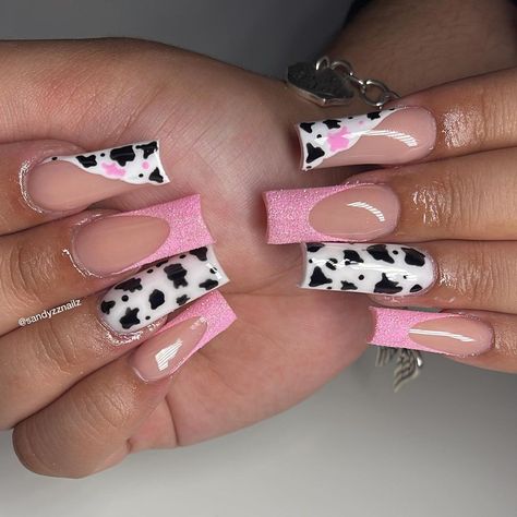 25 Cute Cow Nails You'll Love Cow Theme Nails, Summer Nails Inspo 2023, Nails Practice, Country Acrylic Nails, Cow Print Nails, Cowboy Nails, Western Nails, Country Nails, Cow Nails