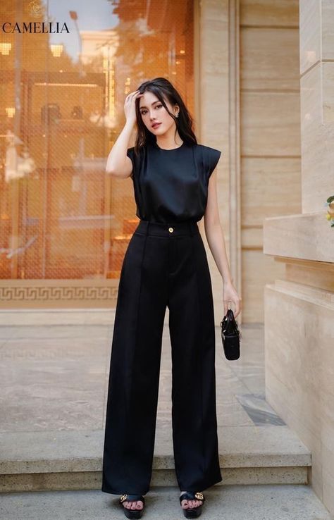 Mode Zara, Business Casual Outfits For Women, Casual Day Outfits, Korean Fashion Dress, Classy Work Outfits, Easy Trendy Outfits, Stylish Work Outfits, Networking Event, Looks Chic