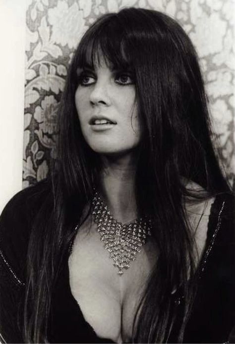 Caroline Munro Caroline Munro, Hammer Horror Films, Bond Girls, Classic Actresses, Female Celebrities, No 8, Horror Films, Old Hollywood, Celebrities Female