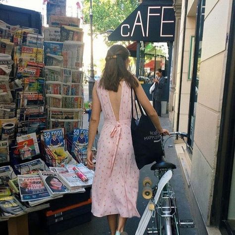 Charlotte York, 13 Going On 30, Style Parisienne, Camila Morrone, Mia 3, Mode Inspo, How To Pose, French Girl, Look Cool