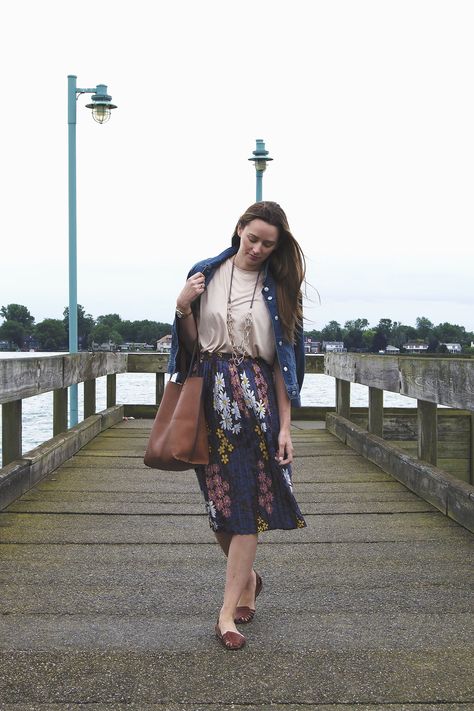 A gorgeous pastel summer floral skirt is paired with a blush pink blouse, jean jacket, and my favorite leather summer sandal of all-time in this summer work outfit! Summer Work Outfit, Floral Skirt Summer, Summer Leather Sandals, Business Casual Fall, Summer Work, Summer Work Outfits, Skirt And Blouse, Fall Ideas, Summer Floral