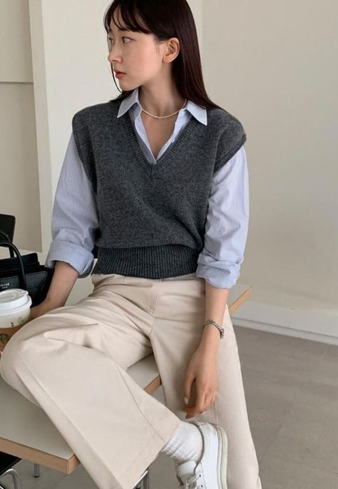 Business Casual With Sweater Vest, Vest Ideas For Women Casual, Smart Casual Korean Style, Outfits For Rainy Days Aesthetic, Korean Working Outfit, Business Casual Korean Outfits, Long Sleeve Sweater Vest Outfit, Business Casual Outfits Asian, Sweater Vest With Collared Shirt