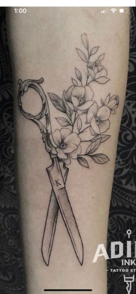 Tattoos For Florists, Flower Scissors Tattoo, Simple Hairstylist Tattoos, Sewing Theme Tattoo, Butterfly Scissors Tattoo, Floral Scissors Tattoo, Fine Line Scissor Tattoo, Haircutting Shears Tattoo, Cosmetology Tattoo Ideas