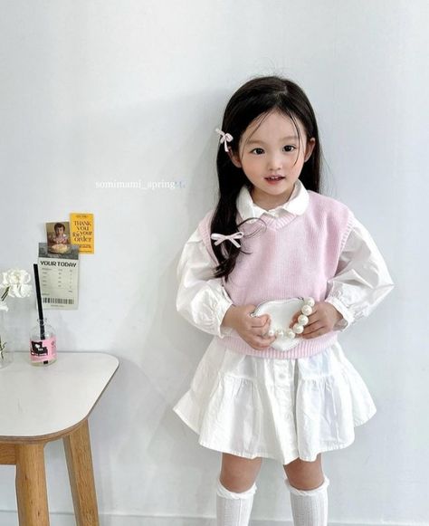 Korean Baby Girl Outfit, Korean Baby Outfits, Korean Kids Fashion, Korean Baby Girl, Magical Childhood, Kids Outfits Daughters, Princesa Tiana, Cultural Background, Kids Fashion Blog