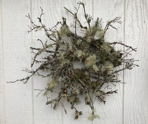 Mossy Wreath, Forest Wreath, Floral Designs Arrangements, Home Wreath, Dried Wreath, Moss Wreath, Natural Branches, Summer Wedding Decorations, Natural Wreath