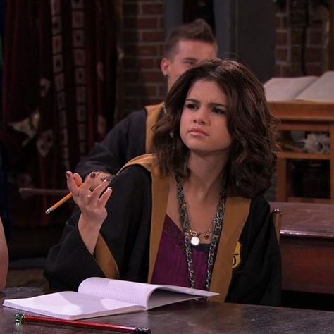 Selena Gomez Alex Russo, Justin Russo, Wizards Of Waverly, Selena Gomez Outfits, Alex Russo, Selena Gomez Photos, Wizards Of Waverly Place, Waverly Place, Taylor Swift Videos