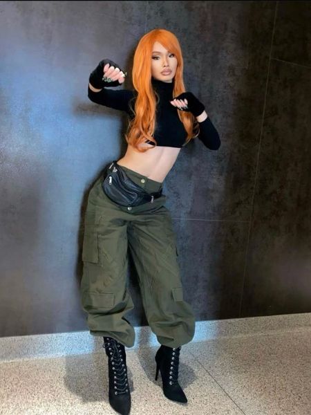 11 Last Minute Halloween Costume Ideas You Can Pull From Your Closet That Are So Iconic Kim Possible Costume, Last Minute Kostüm, Red Hair Halloween Costumes, Iconic Halloween Costumes, Popular Halloween Costumes, Halloween Costumes For Women, Couples Halloween Outfits, Last Minute Halloween Costumes, Halloween Costume Outfits