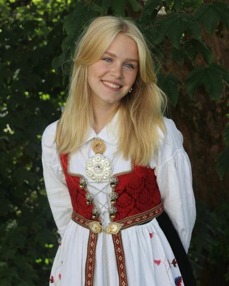 Norway Girls, German Traditional Clothing, Swedish Aesthetic, German Traditional Dress, Swedish Women, German Dress, Viking Women, German Girl, Blonde Hair Girl