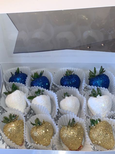 Blue And Gold Food Ideas, Cute Bakesale Ideas, Royal Blue Sweets Table, Royal Blue Macarons, Quince Center Piece Ideas Royal Blue, Sweet 16 Navy Blue And Gold, Royal Blue Treat Table Ideas, Royal Blue Dessert Table Ideas, Navy Blue Chocolate Covered Strawberries