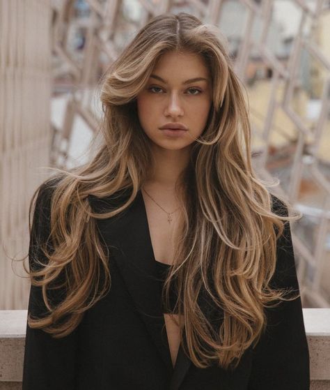 Dirty Blonde Hair, Long Layered Haircuts, Blonde Hair Inspiration, Long Blonde, Dirty Blonde, Haircuts For Long Hair, Long Blonde Hair, Hair Inspo Color, Long Hair Cuts