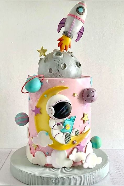 Astronaut Cake, Alien Cake, 1st Year Cake, Rocket Cake, Purple Cakes Birthday, First Birthday Cupcakes, Galaxy Cake, Birthday Cake Decorating Ideas, Satirical Illustrations