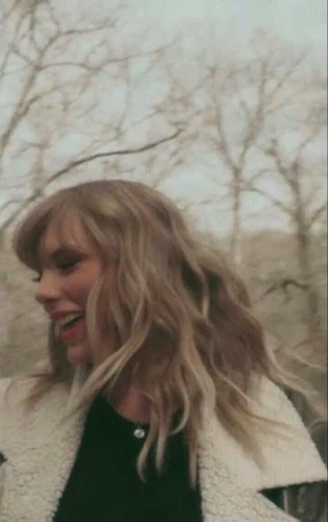 we love her Estilo Taylor Swift, Taylor Swift Cute, Taylor Swift Album, Swift 3, Taylor Swift Wallpaper, Long Live Taylor Swift, Live Taylor, Taylor Swift Pictures, Taylor Alison Swift