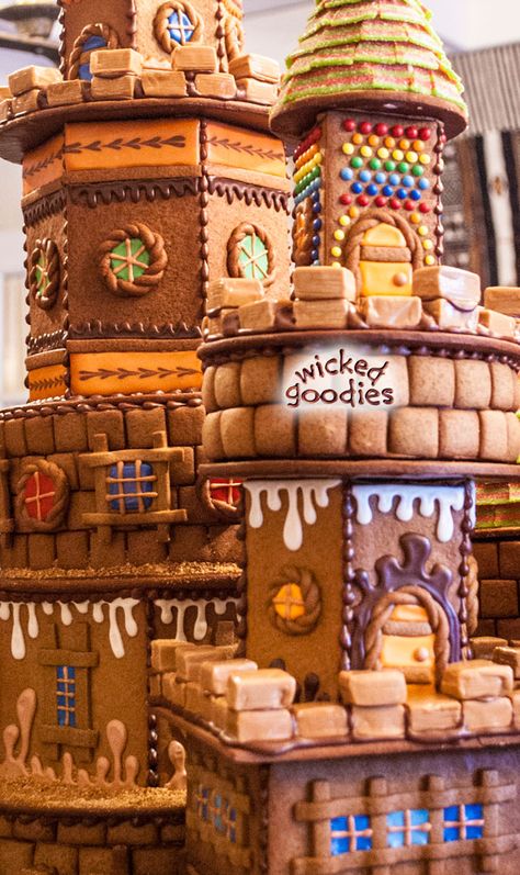 Gingerbread Cookie Castle Design Inspiration Gingerbread Sandcastle, Candyland Background, Edible Gingerbread House, Cookie Castle, Dessert Centerpiece, Rice Treats, Fruit Strips, Candy Castle, Gingerbread House Designs